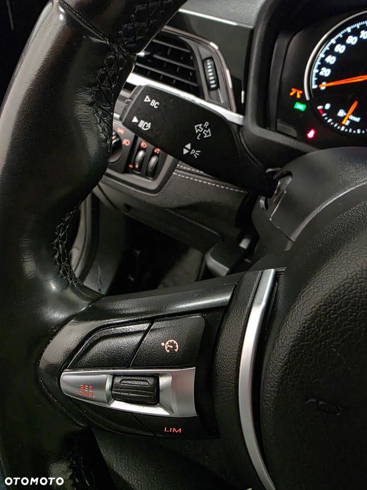 BMW X1 sDrive18d M Sport sport - 22