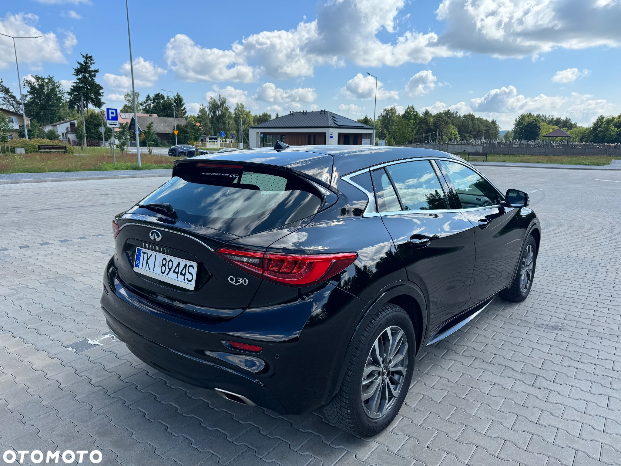 Infiniti Q30 1.6t - 4
