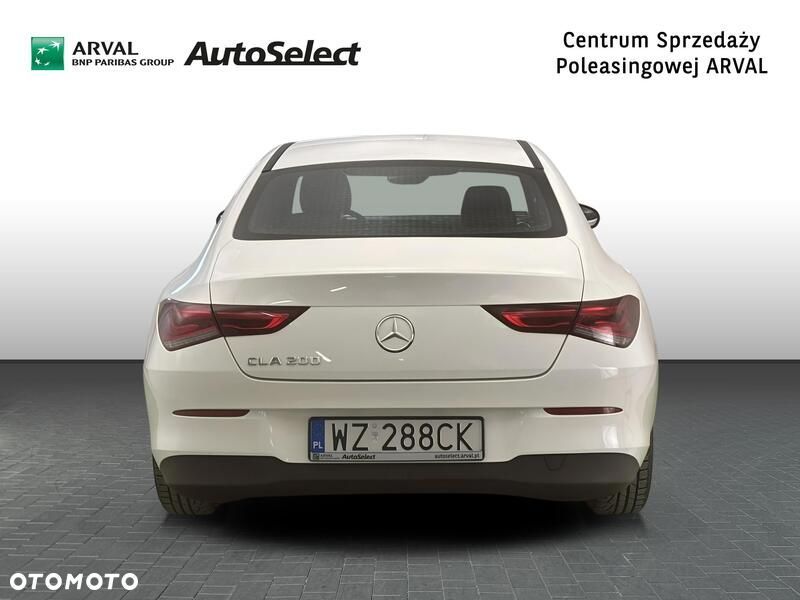 Mercedes-Benz CLA 200 7G-DCT - 5
