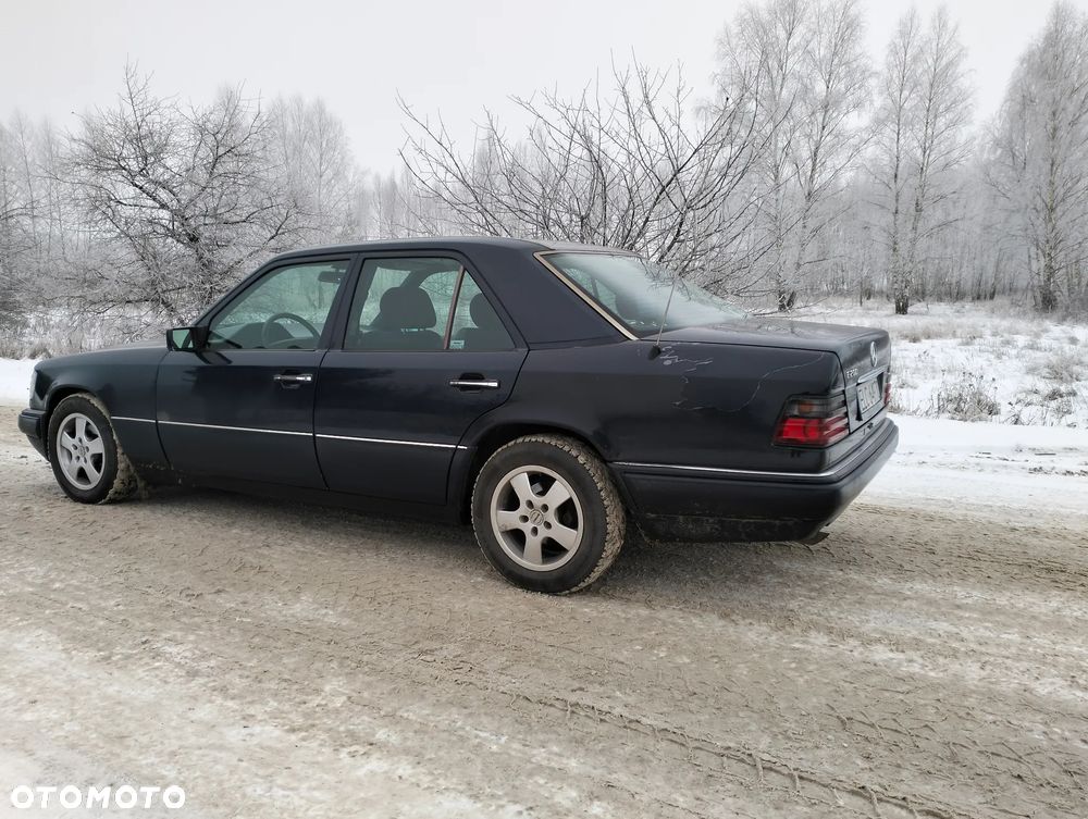 Mercedes-Benz Klasa E 200 T - 3