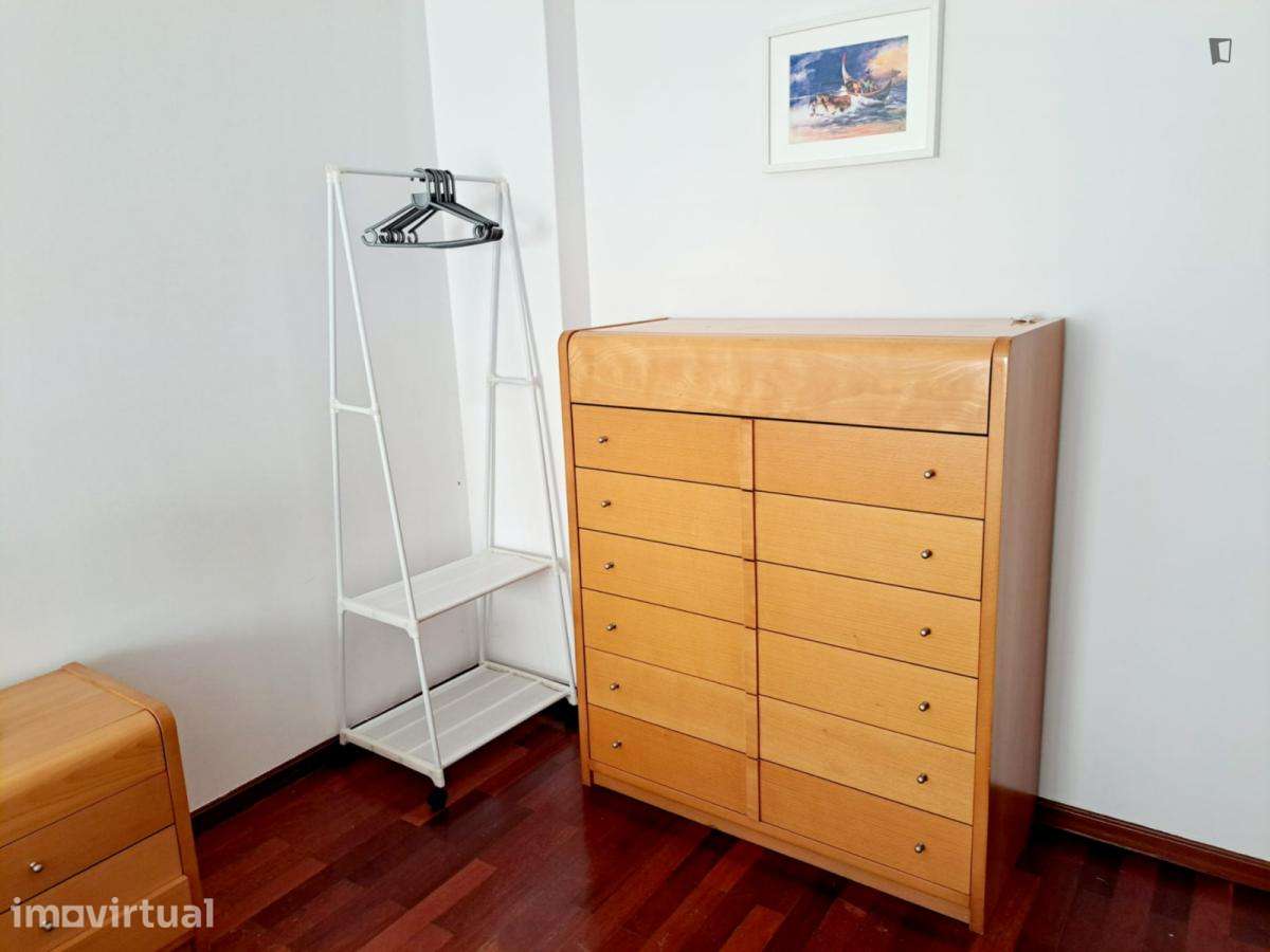 Quarto - localizado em Caparica Lisbon - Grande imagem: 2/27