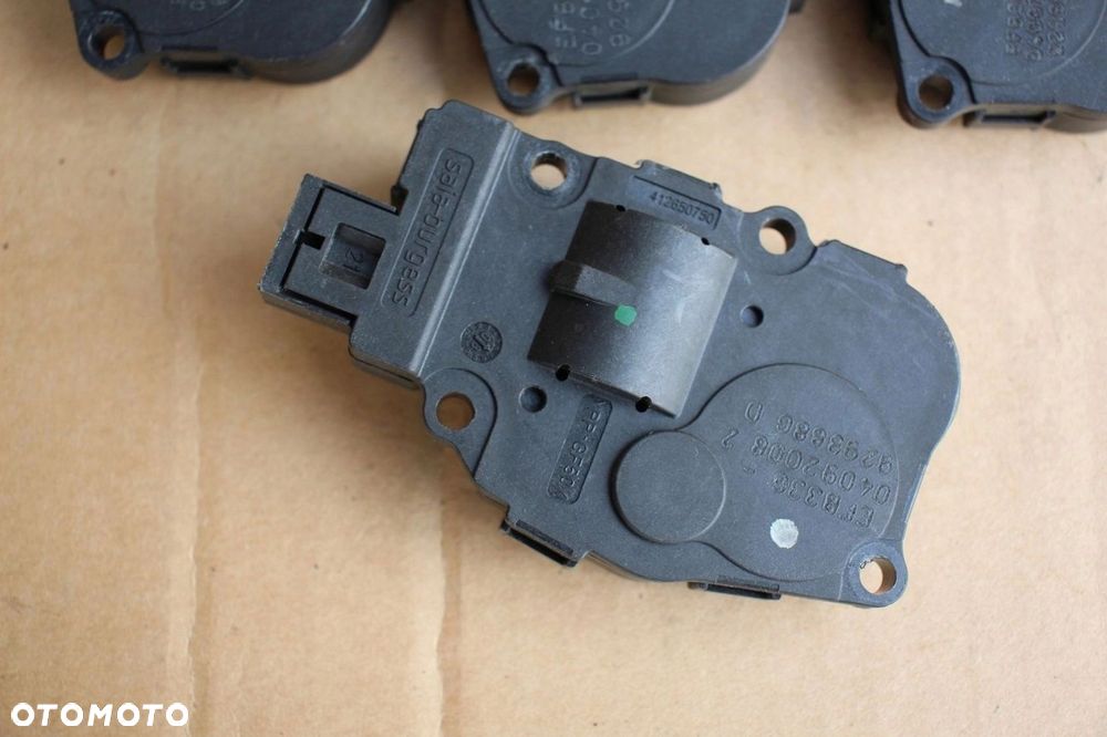 Silniczek nagrzewnicy Mercedes BMW EFB336 - 1