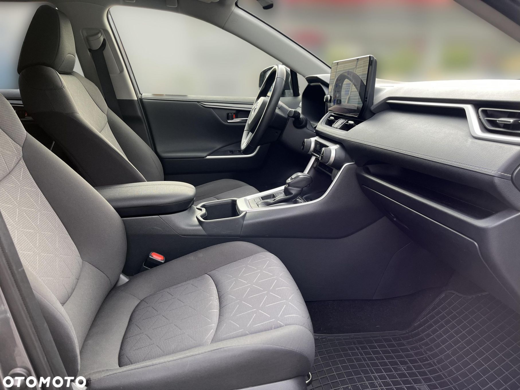 Toyota RAV4 - 9