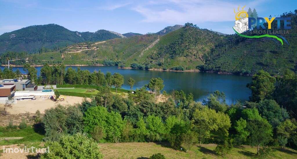 Lote para construção a confinar com o Rio Zêzere - Grande imagem: 3/5