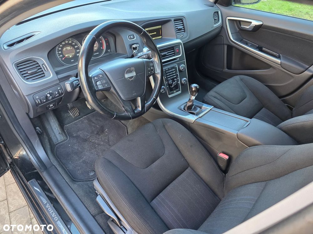 Volvo V60 D2 Momentum - 15