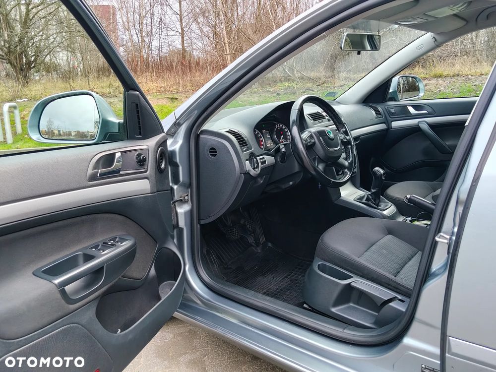 Skoda Octavia 2.0 TDI DPF Ambiente - 7
