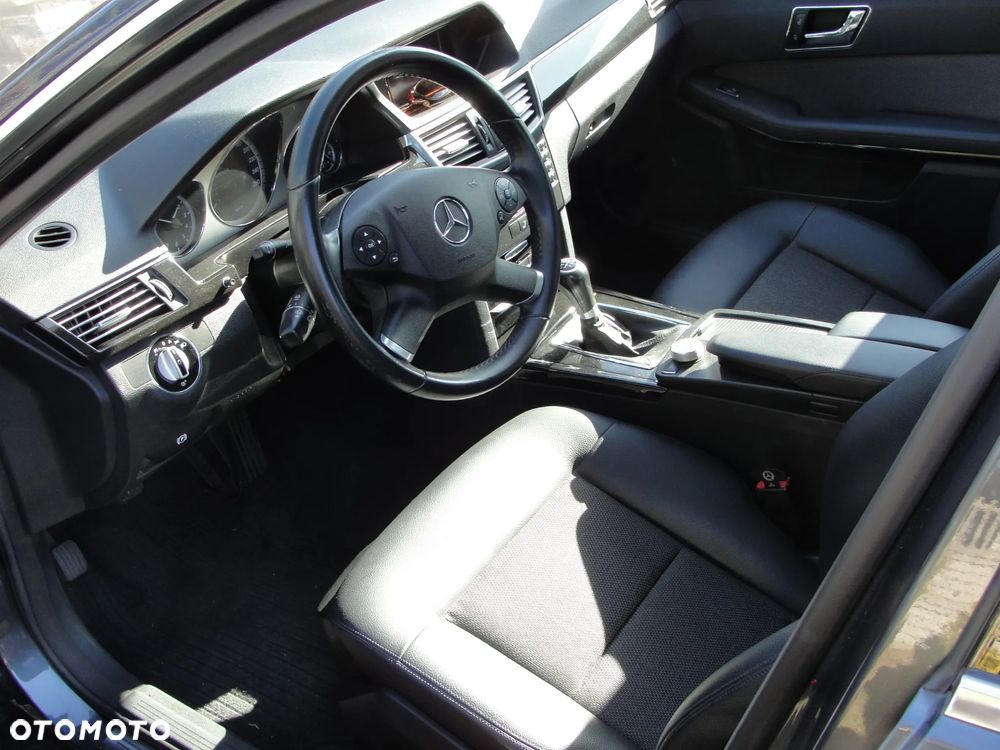 Mercedes-Benz Klasa E 220 CDI BlueEff Avantgarde - 9