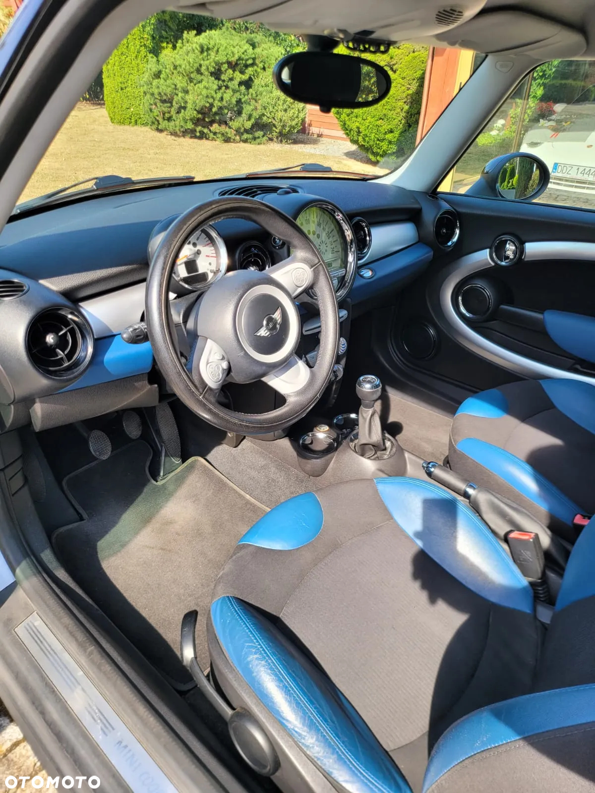 MINI ONE Standard - 8