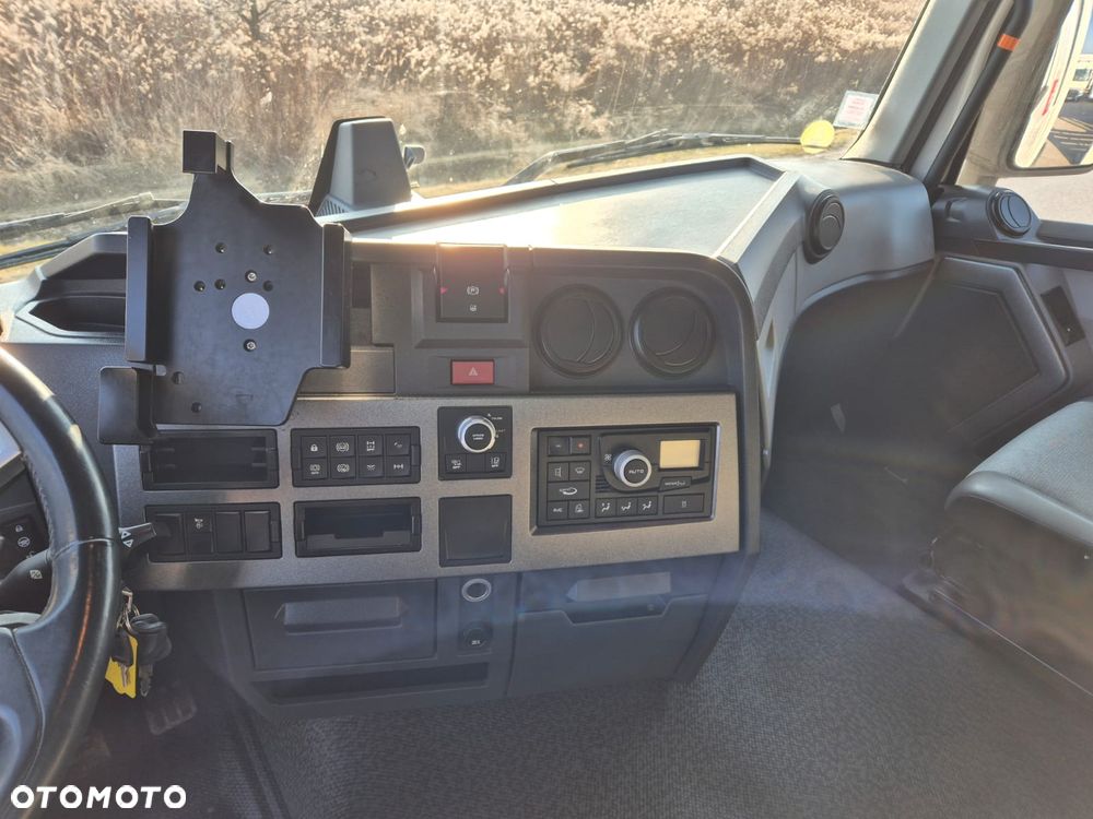 Renault T480 - 10