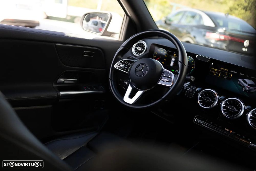 Mercedes-Benz GLA 250 e 8G-DCT Progressive - 37