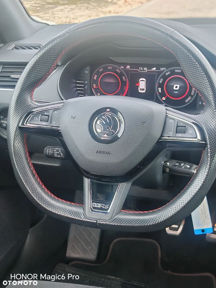 Skoda Octavia 2.0 TSI RS - 19