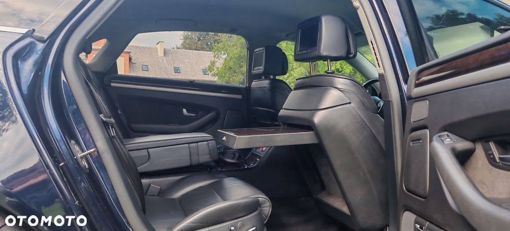 Audi A8 4.2 FSI L Quattro - 12