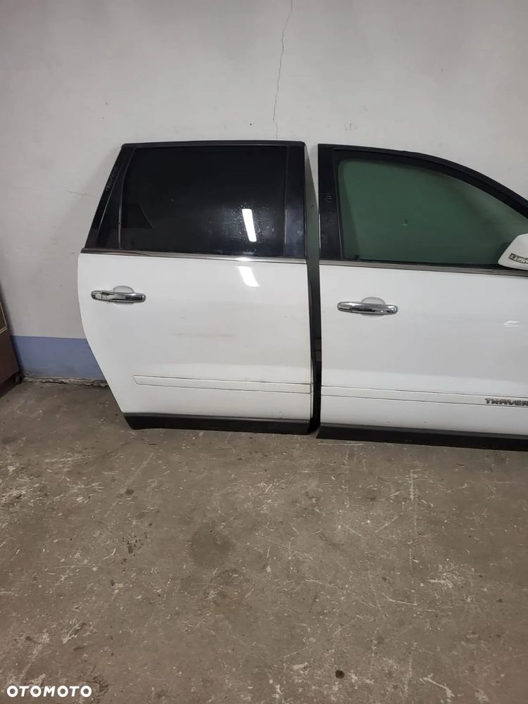 Chevrolet traverse drzwi kompletne - 15