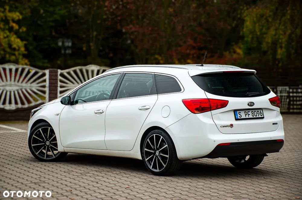 Kia Ceed - 12