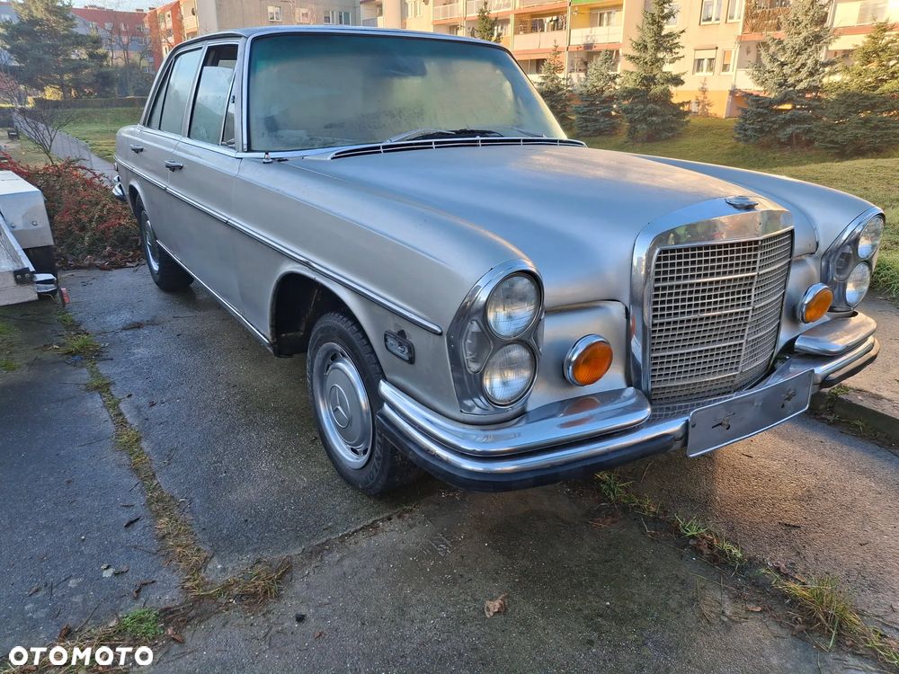 Mercedes-Benz 280 - 2