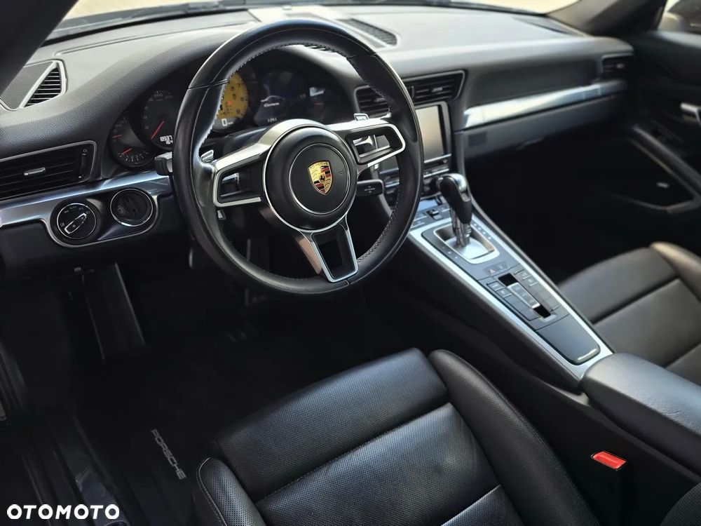 Porsche 911 Carrera PDK - 10