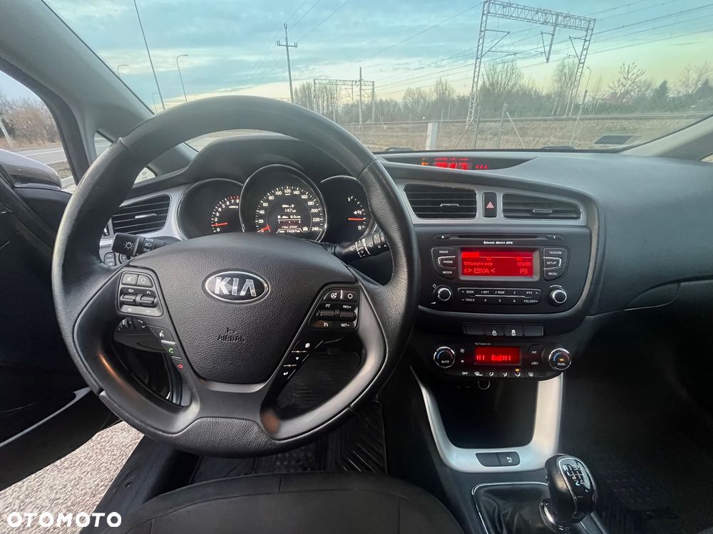 Kia Ceed 1.6 GDI L - 19
