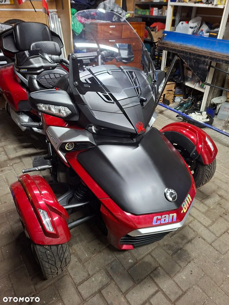 Can-Am Spyder - 17