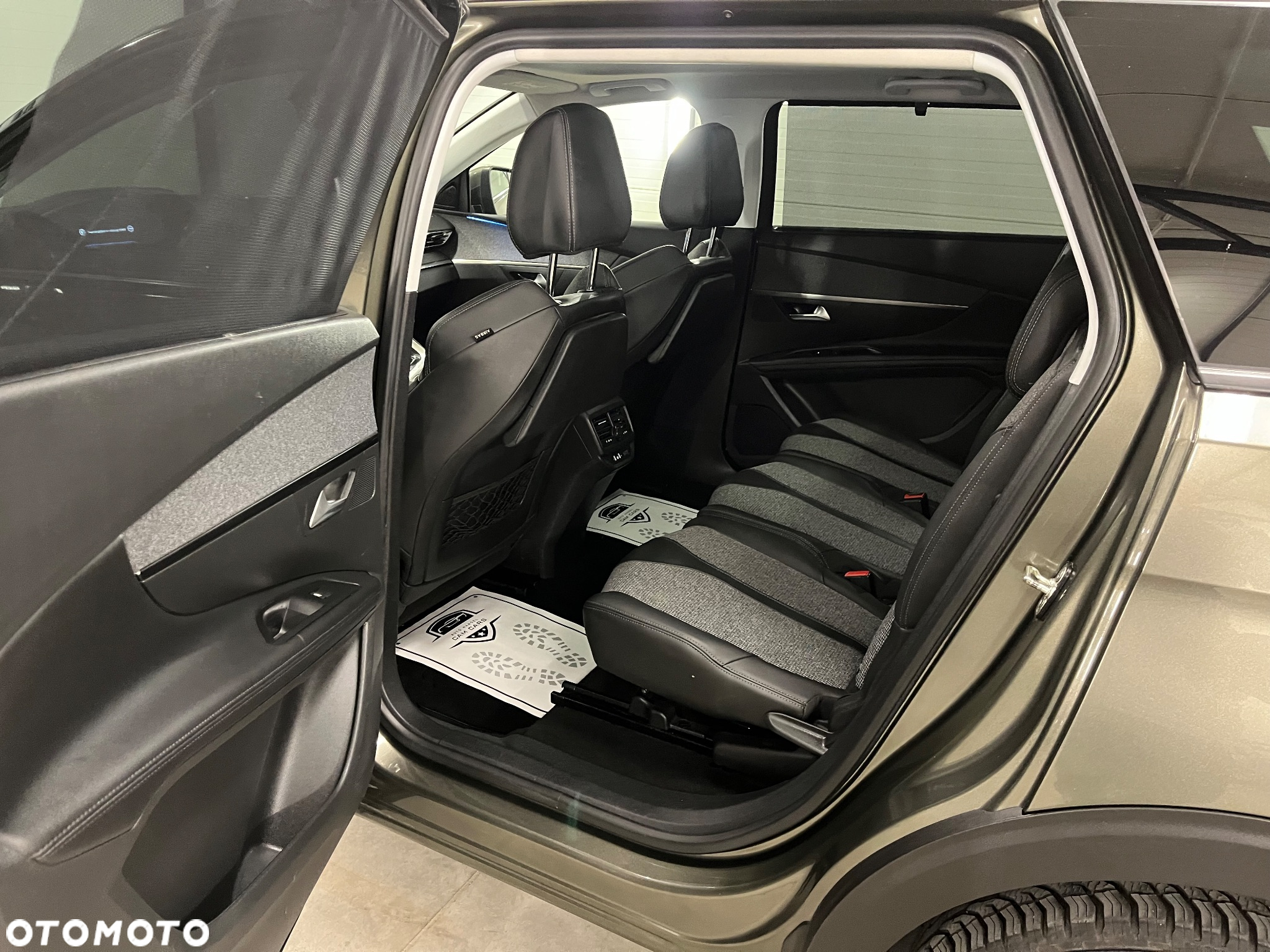 Peugeot 5008 PureTech 130 EAT8 Stop & Start Allure Business-Paket - 16
