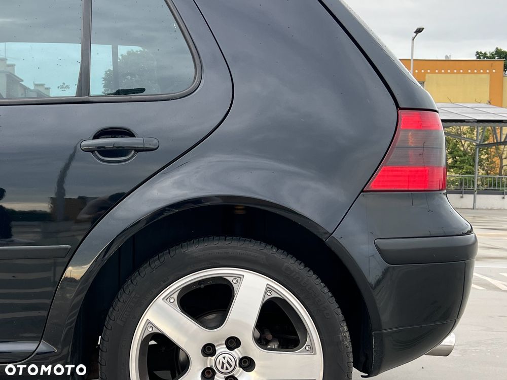 Volkswagen Golf - 6