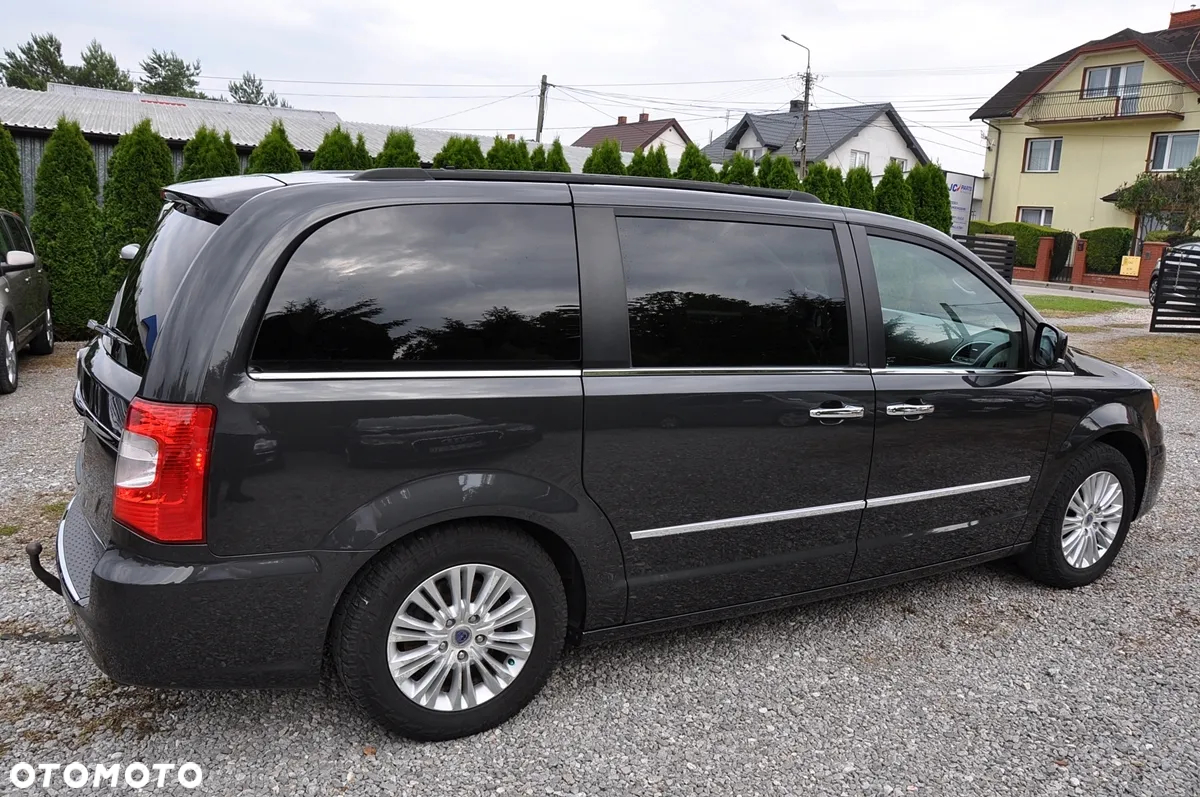 Lancia Voyager 3.6 V6 VVT 24v Platinum - 4