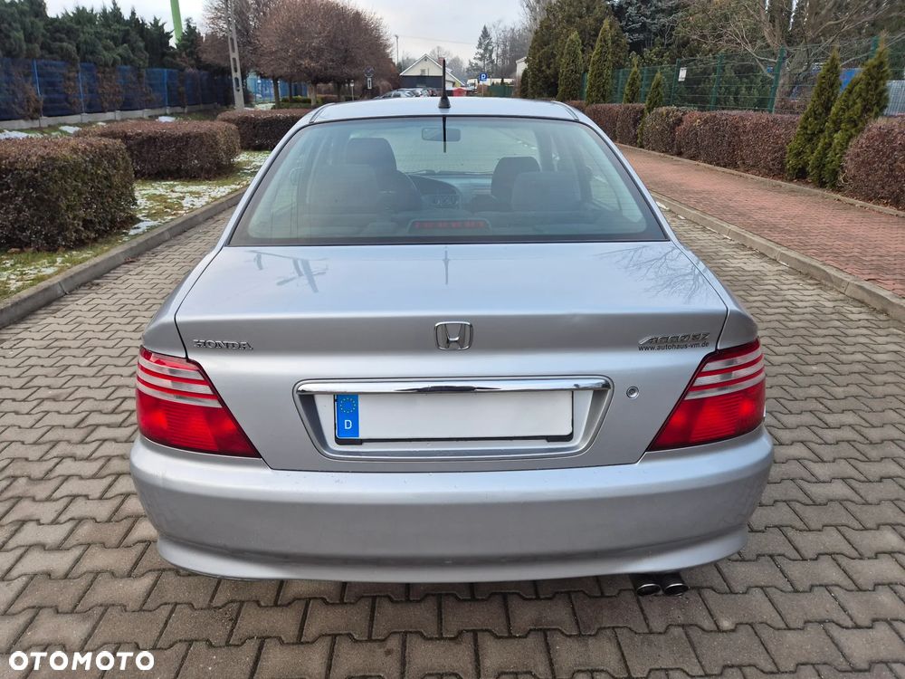 Honda Accord 1.8i LS - 4
