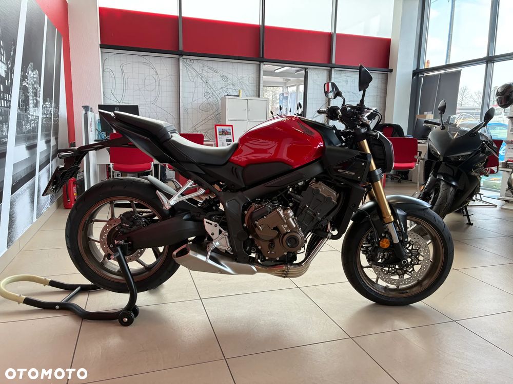 Honda CB - 8