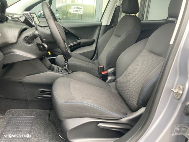 Peugeot 208 1.5 BlueHDi Signature - 25