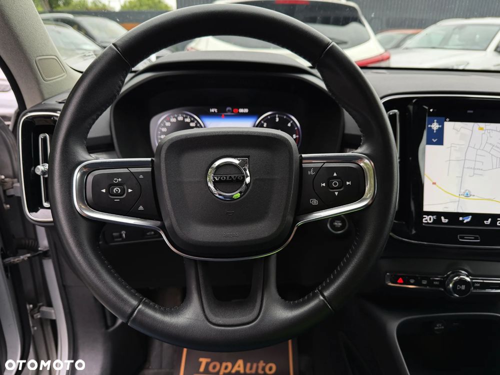 Volvo XC 40 D4 SCR AWD Momentum - 26