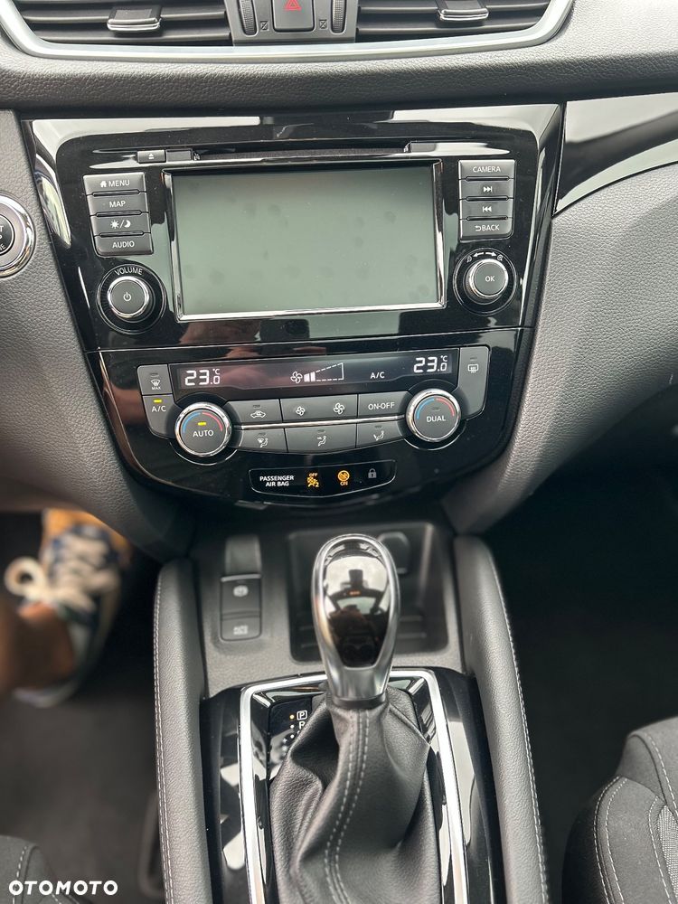 Nissan Qashqai 1.3 DIG-T N-Connecta DCT - 26