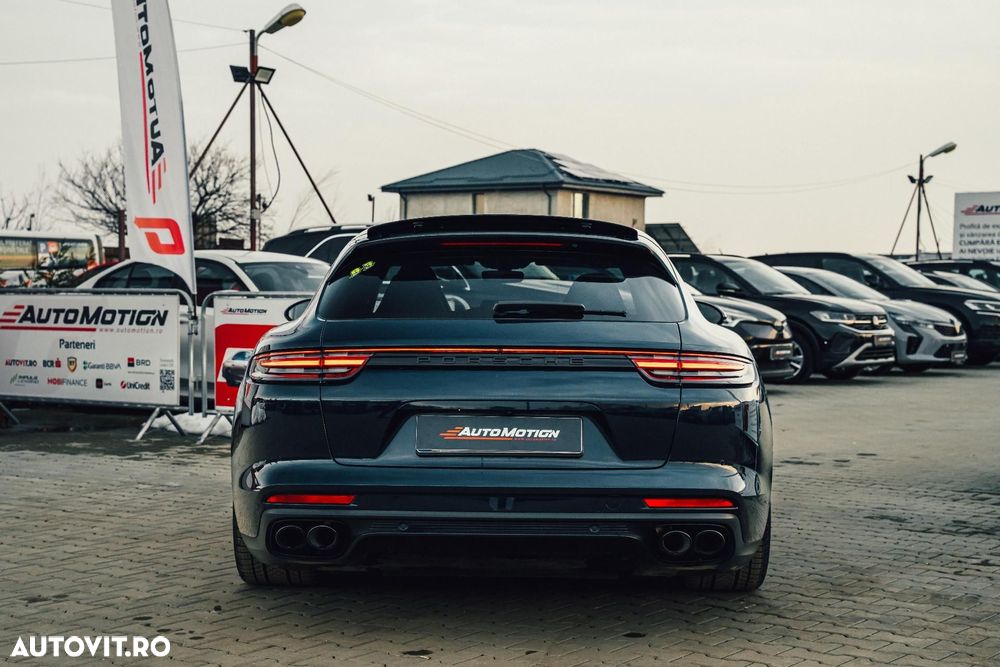 Porsche Panamera - 18