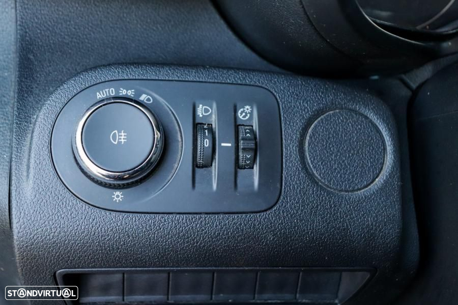 Opel Combo 1.5 CDTI L1H1 3L Essentia - 11