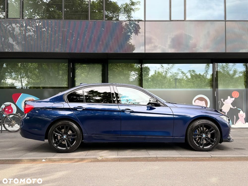 BMW Seria 3 330i xDrive Sport Line - 3