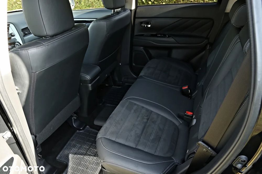 Mitsubishi Outlander - 35
