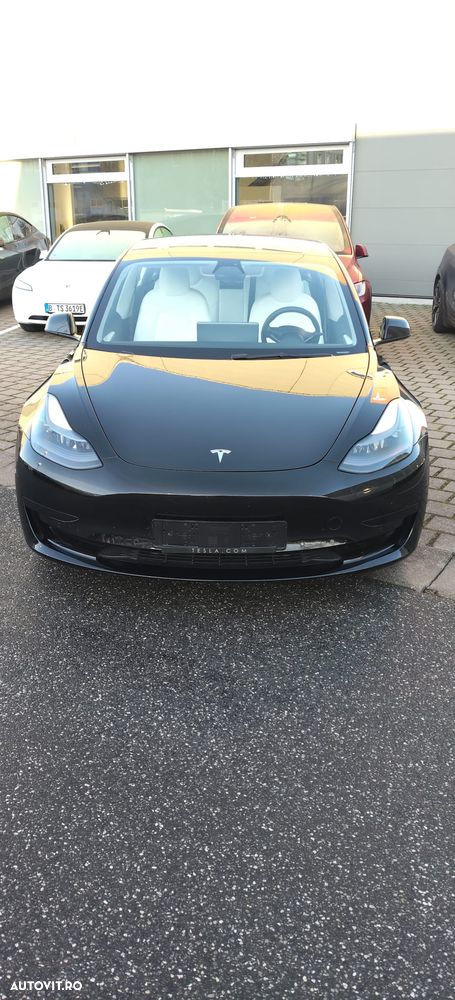 Tesla Model 3 Standard Reichweite Plus Hinterradantrieb - 11