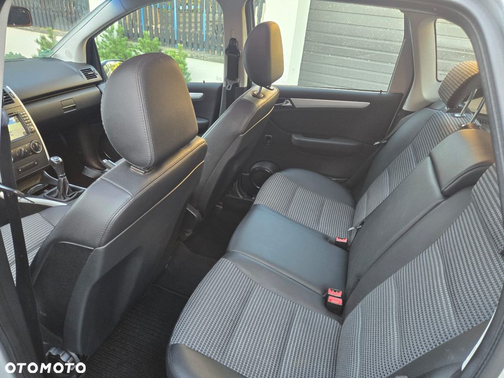 Mercedes-Benz Klasa A 160 BlueEFFICIENCY Avantgarde - 19