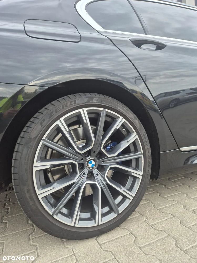 BMW Seria 7 750Li xDrive - 11