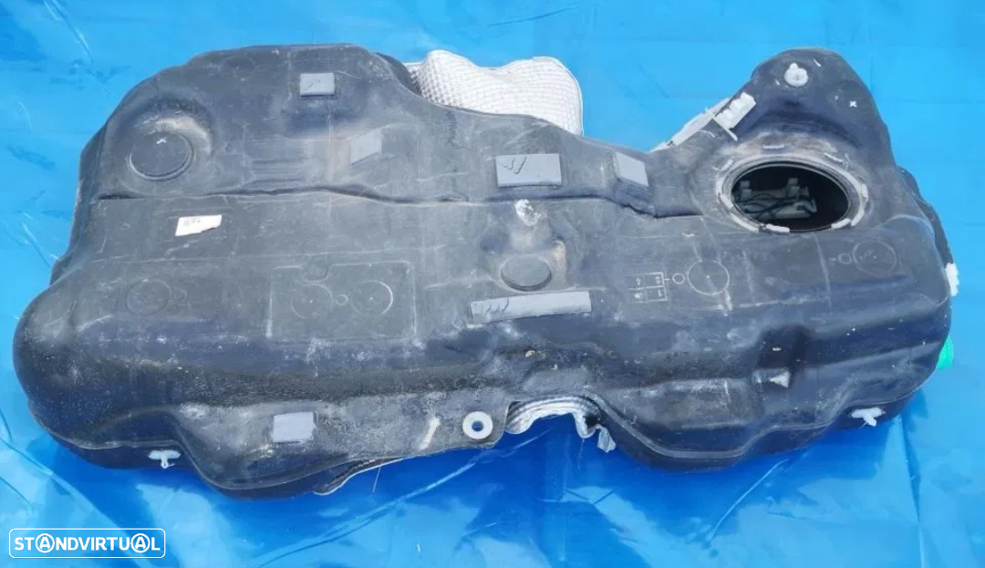 Depósito de COMBUSTÍVEL gasolina Mercedes  CLA 250i gasolina w117 2014-2017 - 2