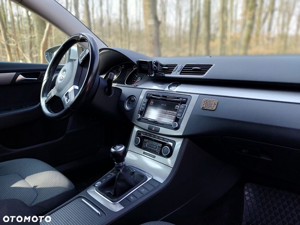 Volkswagen Passat 2.0 TDI Comfortline - 5