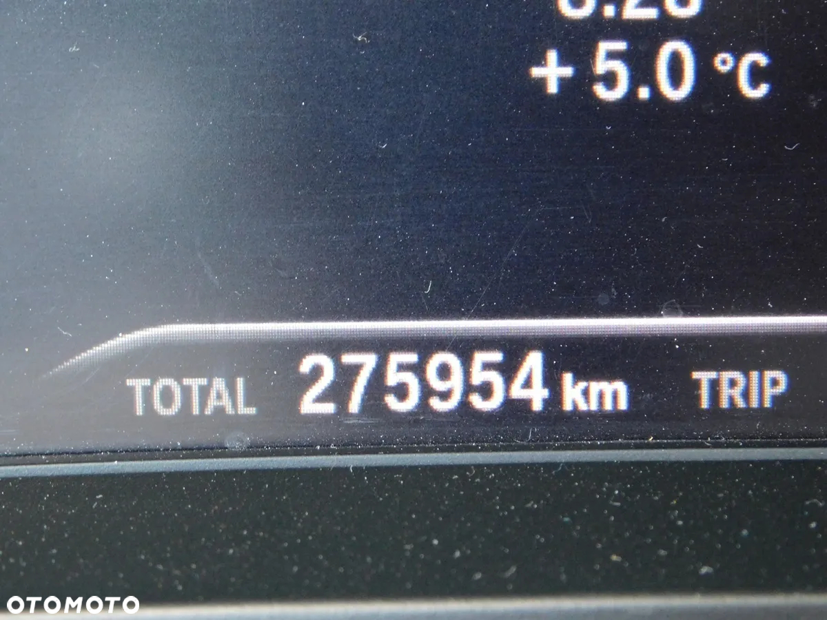 BMW Seria 5 520d xDrive - 5