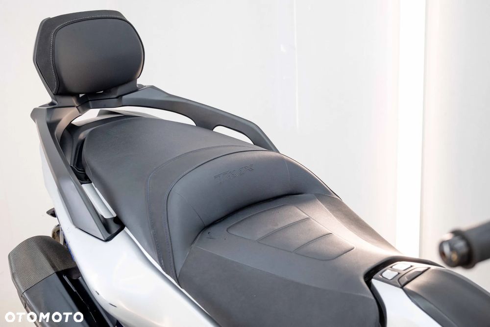 Yamaha Tmax - 22