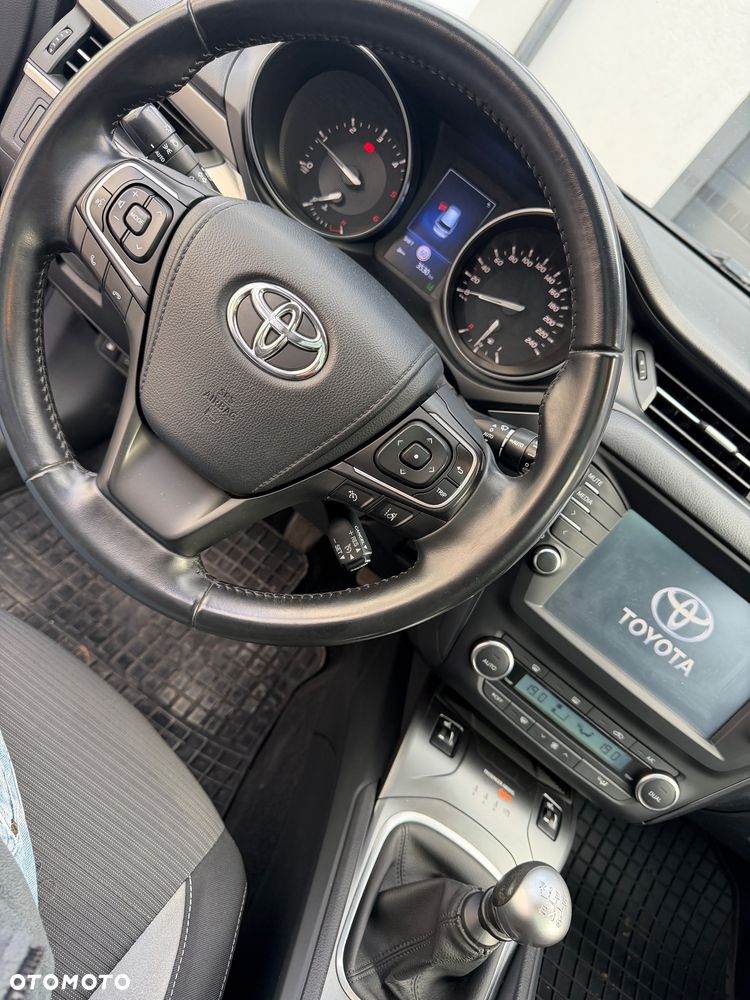 Toyota Avensis - 7