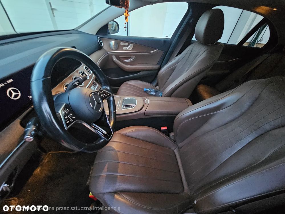 Mercedes-Benz E-Class 2022 photo 3