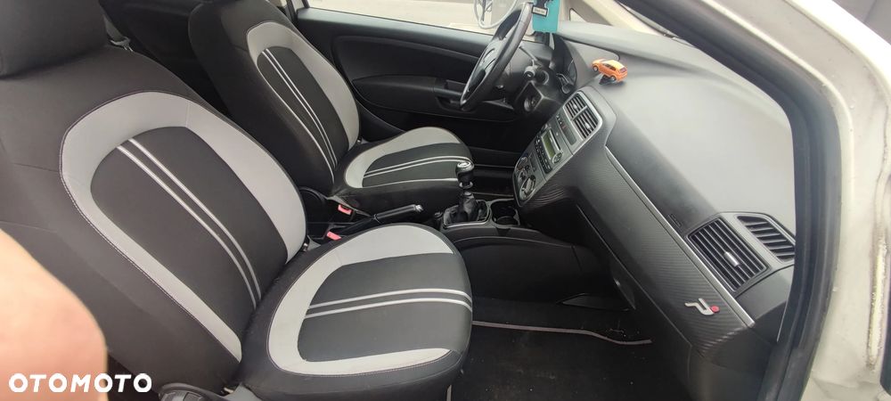 Fiat Grande Punto 1.4 8V - 21