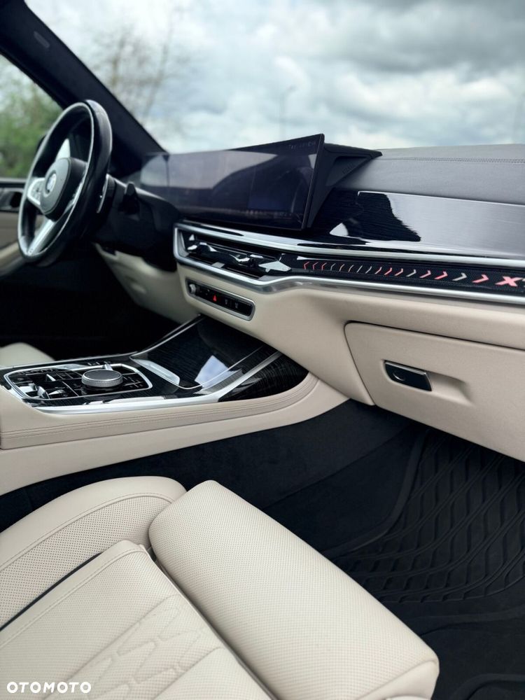 BMW X7 - 34