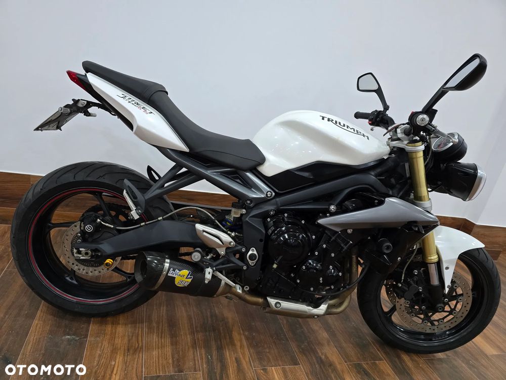 Triumph Street Triple - 18