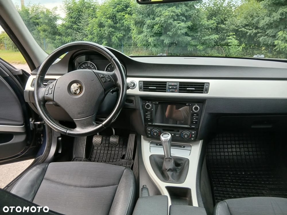BMW Seria 3 325i - 20
