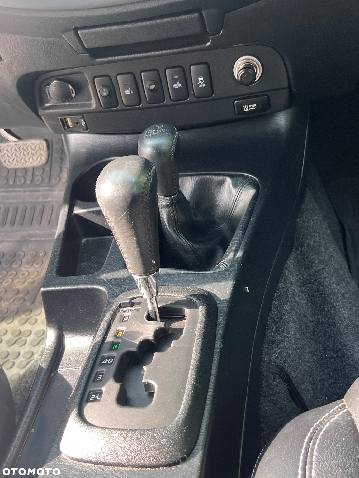 Toyota Hilux 3.0 D-4D PowerBoost SR5 - 19