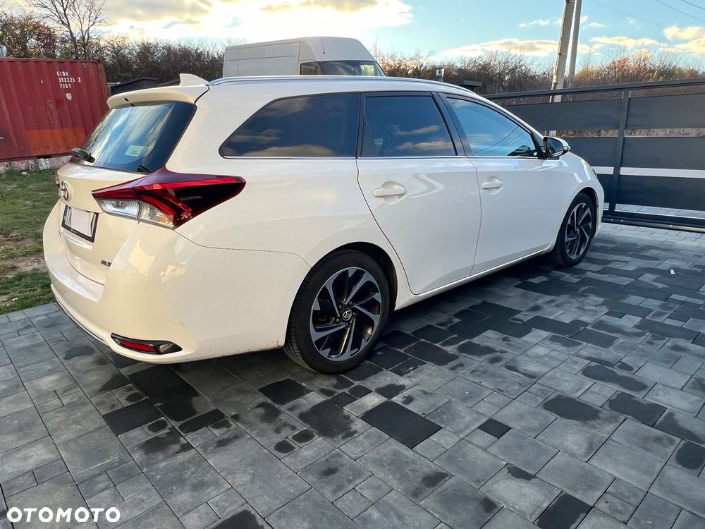 Toyota Auris 1.6 D-4D Executive - 9