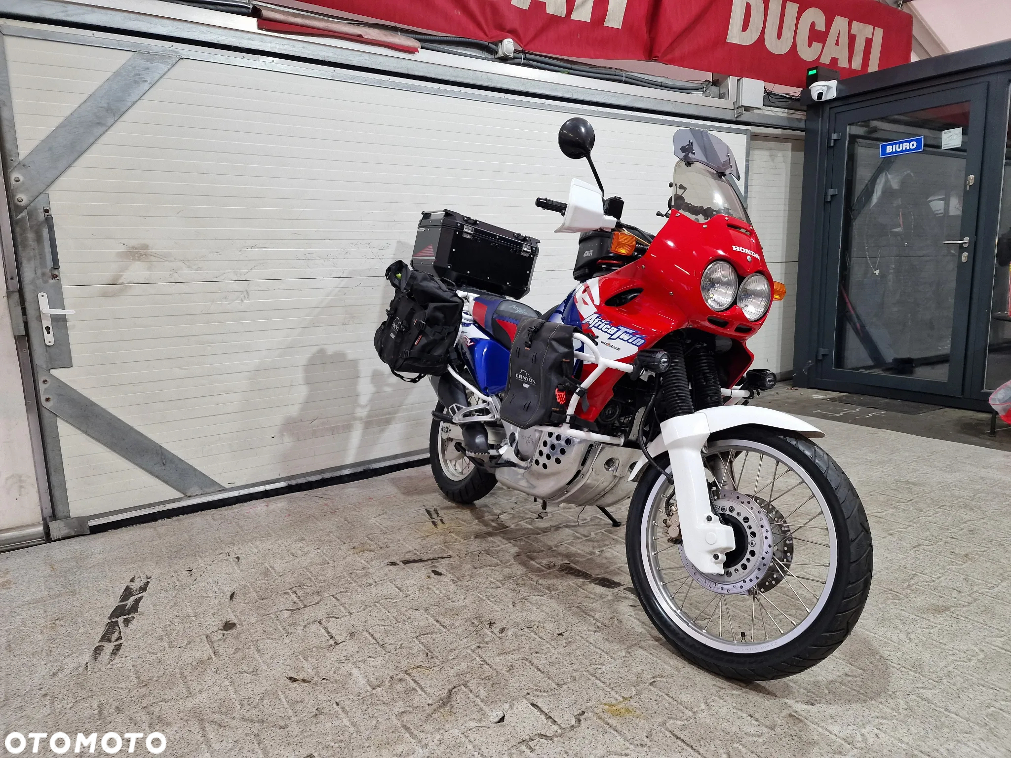 Honda XRV - 7